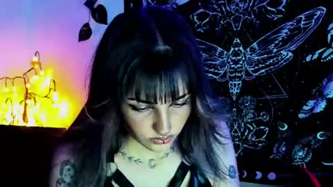 Jenn online show from July 28, 2:09 am
