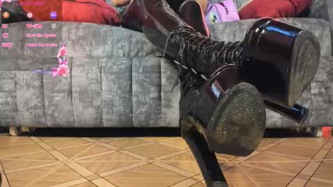 luanadabbraccio_ online show from February 20, 2:08 pm