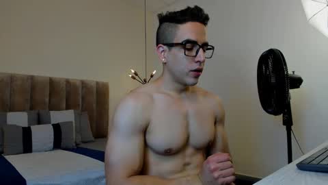 luca_morettii online show from September 11, 12:28 pm