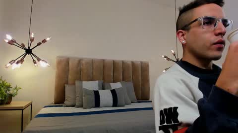 luca_morettii online show from September 23, 12:10 pm