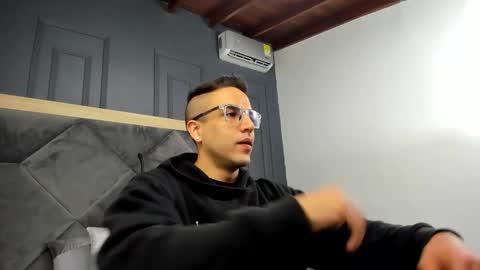 luca_morettii online show from October 7, 12:45 pm