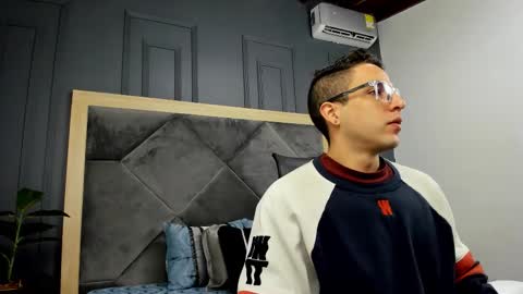 luca_morettii online show from October 22, 12:29 pm