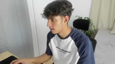 lucacosta19 online show from May 8, 9:53 pm