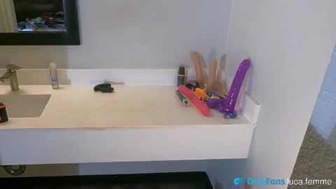 lucalongdick online show from April 25, 8:38 am