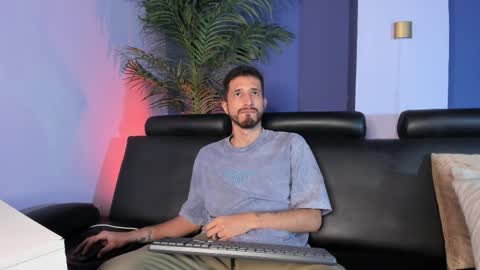 Lucas online show from April 1, 4:24 am