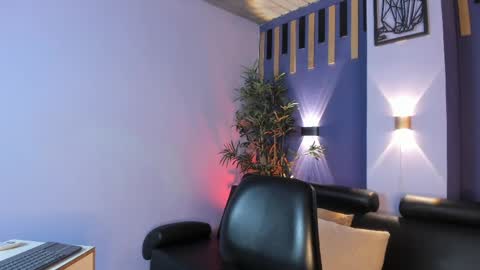 Lucas online show from April 19, 2:45 am