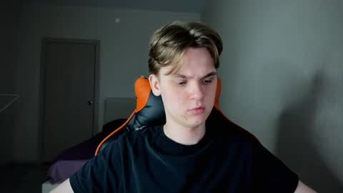 Lucas Gill online show from March 9, 2:18 am