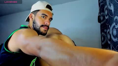 Snapshot of lucas_jewel chatting on October 11, 12:04 am lucas_jewel online show from October 11, 12:04 am