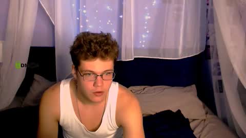 lucas_long_ online show from September 9, 7:25 pm