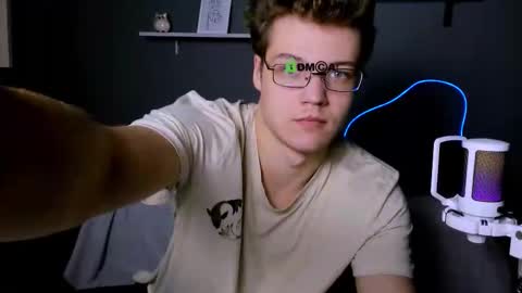 lucas_long_ online show from September 25, 1:29 pm