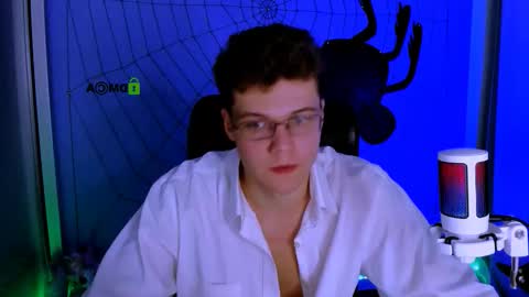 lucas_long_ online show from October 23, 6:53 pm