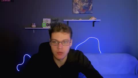 lucas_long_ online show from October 13, 12:29 pm