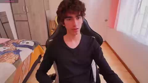 lucas_xo online show from September 12, 7:49 pm