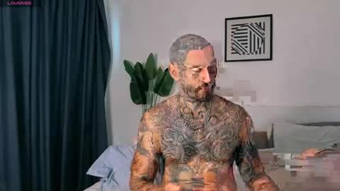 lucasexclusive online show from July 12, 4:04 am