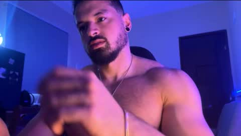 lucasfit24 online show from November 17, 4:20 pm