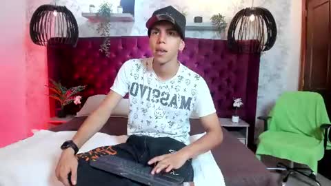 Lucca Moreti online show from June 20, 4:07 am