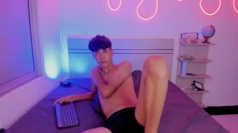 Luccas Ferreira online show from November 17, 7:38 pm