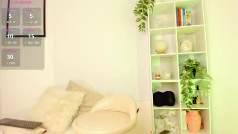 Lucia online show from December 6, 12:18 am