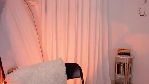 Lucia online show from February 1, 9:51 pm