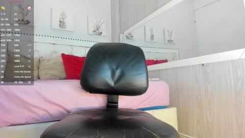 L U C I A online show from February 25, 1:36 pm