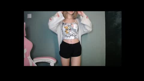 Lucy online show from April 7, 6:32 pm