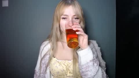 Lucy online show from January 7, 7:41 pm