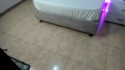 Snapshot of luciaferrero chatting on October 26, 12:22 am LuciaFerrero online show from October 26, 12:22 am