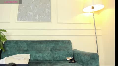 Snapshot of lucian_davi chatting on March 8, 3:39 am Pirulo online show from March 8, 3:39 am