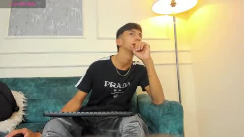 Snapshot of lucian_davi chatting on March 10, 11:45 am Pirulo online show from March 10, 11:45 am
