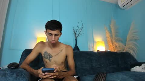 Snapshot of lucian_davi chatting on October 25, 4:35 am Pirulo online show from October 25, 4:35 am