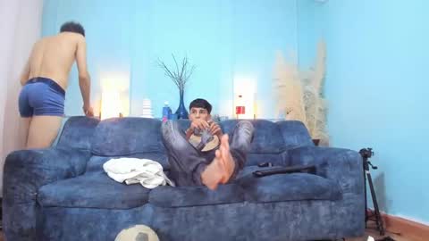 Snapshot of lucian_davi chatting on February 22, 10:29 am Pirulo online show from February 22, 10:29 am
