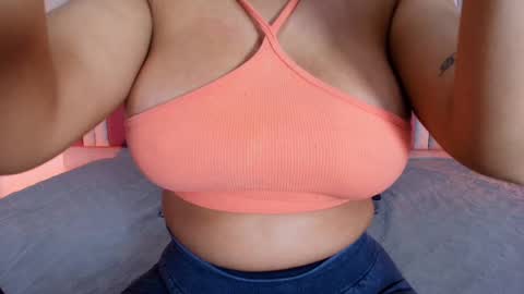 instagram luciana417  online show from September 18, 3:10 am