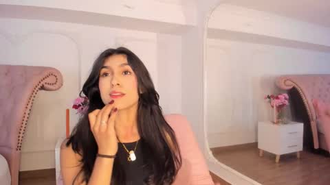 Luciana online show from December 18, 9:10 pm