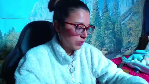 Lucy online show from March 8, 3:21 am