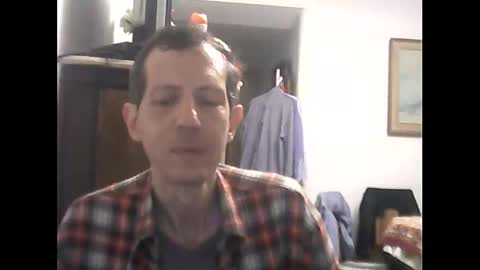 Snapshot of lucianoaxel chatting on December 30, 12:43 am Luciano online show from December 30, 12:43 am