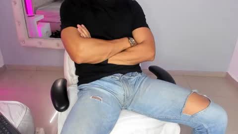 Leo online show from December 5, 12:03 pm