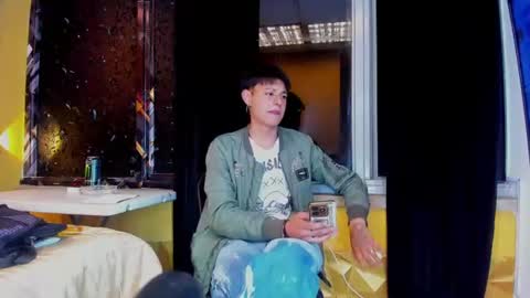 luckk_ online show from June 23, 7:49 am