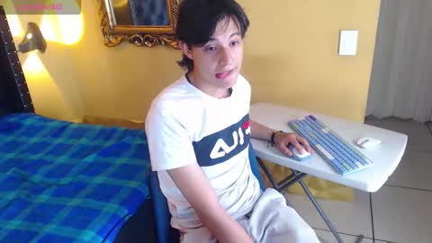 luckk_ online show from March 31, 4:24 am