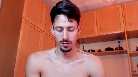 lucky_blue333 online show from May 12, 11:08 am