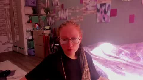lucky_licky20 online show from June 23, 3:25 am