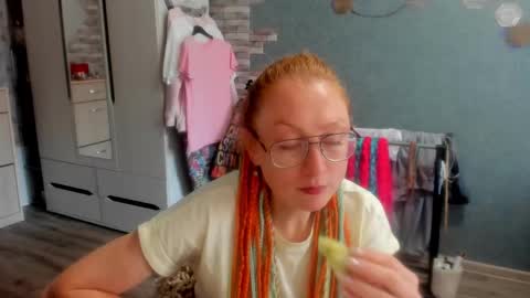 lucky_licky20 online show from October 2, 4:11 am