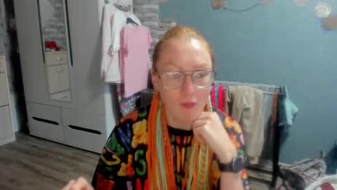 lucky_licky20 online show from October 5, 4:32 am