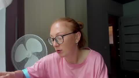lucky_licky20 online show from July 22, 1:19 am