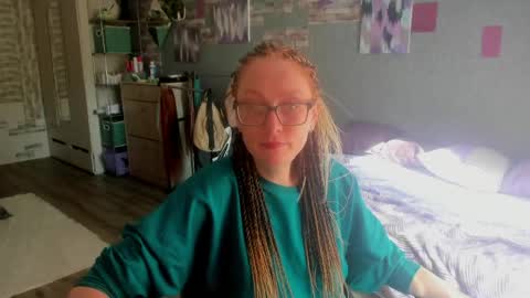 lucky_licky20 online show from May 31, 2:43 am