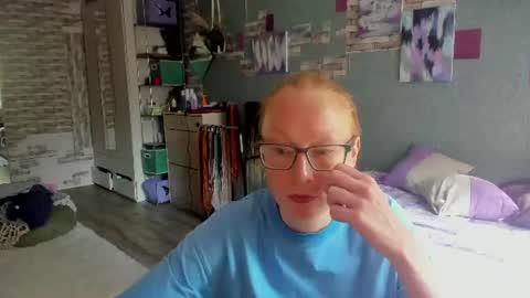 lucky_licky20 online show from July 1, 2:20 am