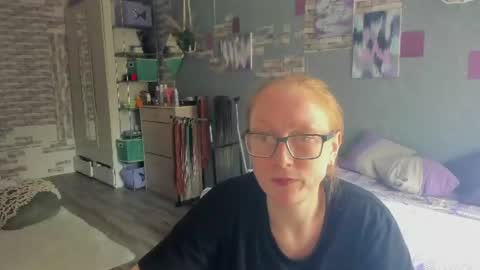 lucky_licky20 online show from July 2, 3:34 am