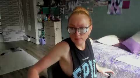 lucky_licky20 online show from July 24, 2:09 am