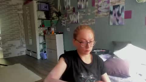 lucky_licky20 online show from July 10, 3:22 am