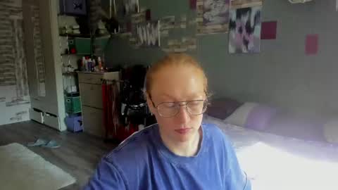 lucky_licky20 online show from June 25, 3:36 am
