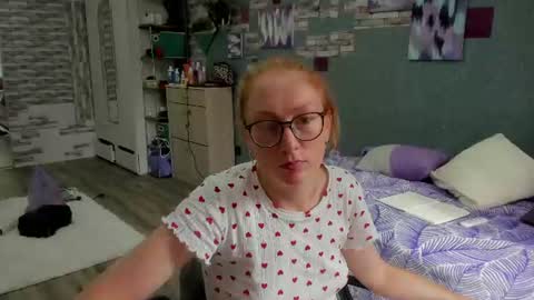 lucky_licky20 online show from July 25, 2:20 am